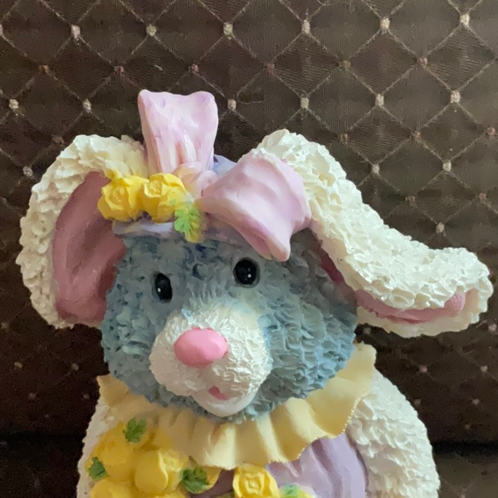Vintage Rabbit Figurine - Picture 5 of 10